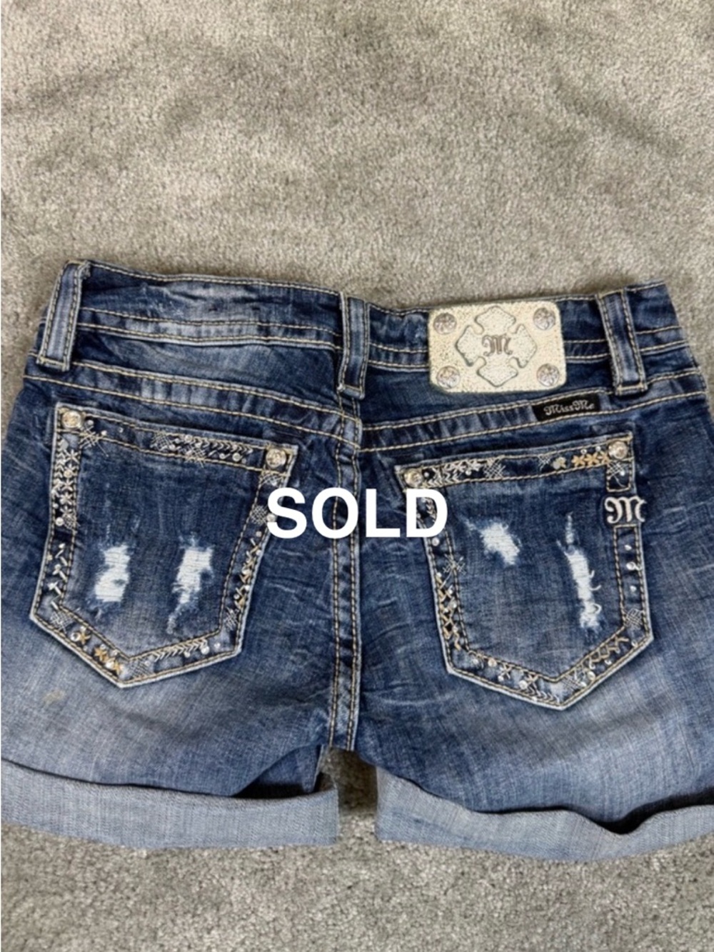 SOLD/Miss Me Signature Distressed Denim Shorts Blue Embroidered JE8406H 29‎